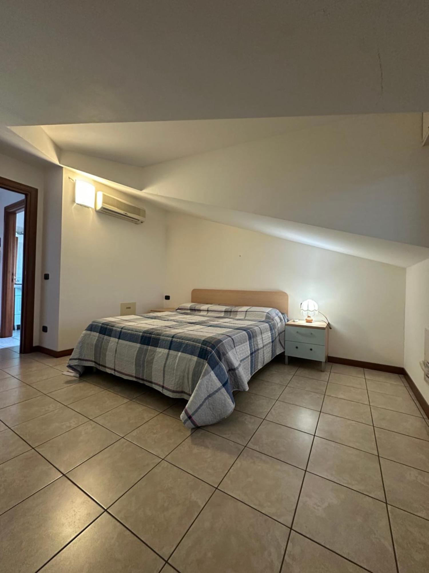 Hotel Holiday Мартинсикуро Екстериор снимка